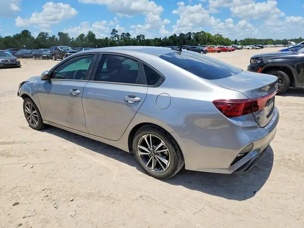 3KPF24AD5PE648397 2023 KIA FORTE - Image 2