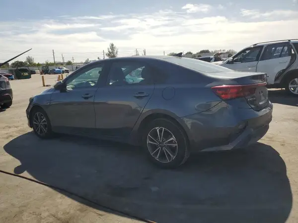 3KPF24AD5PE648917 2023 KIA FORTE - Image 2