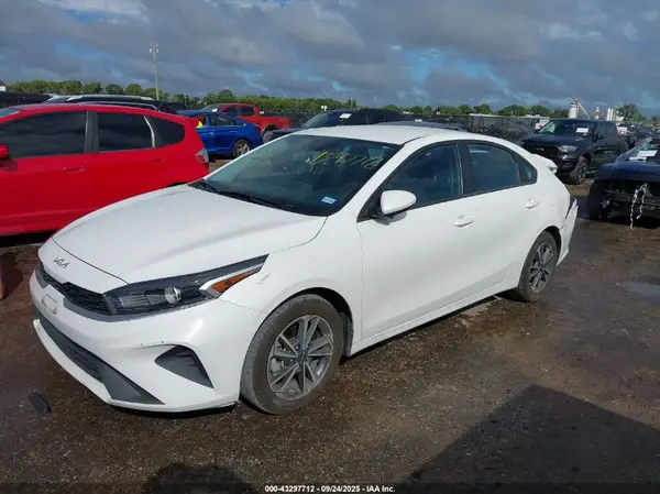 3KPF24AD5PE650070 2023 KIA FORTE - Image 2