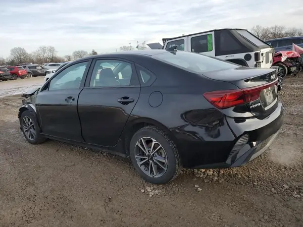3KPF24AD5PE650487 2023 KIA FORTE - Image 2