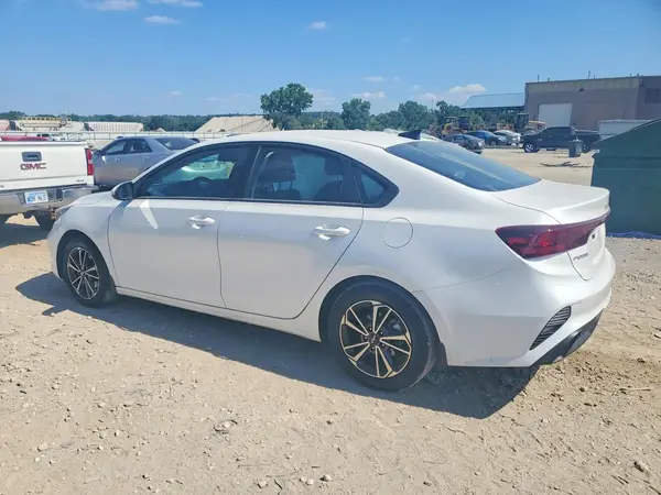 3KPF24AD5PE651428 2023 KIA FORTE - Image 2