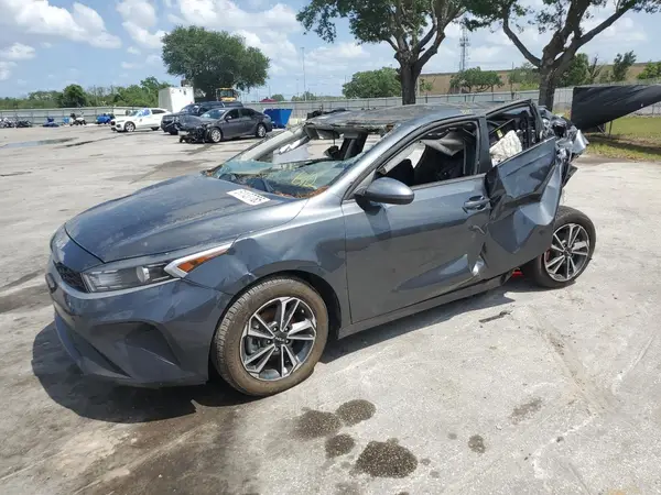 3KPF24AD5PE652076 2023 KIA FORTE - Image 1