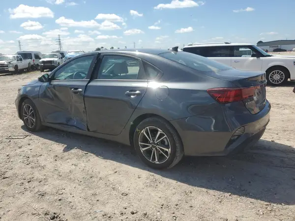 3KPF24AD5PE652224 2023 KIA FORTE - Image 2