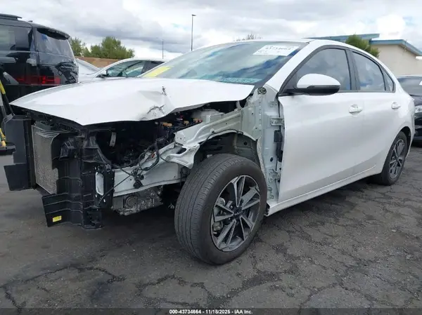 3KPF24AD5PE656144 2023 KIA FORTE - Image 2