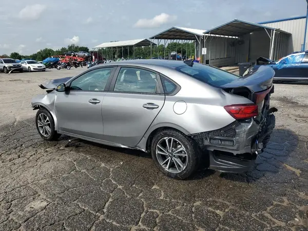 3KPF24AD5PE657746 2023 KIA FORTE - Image 2