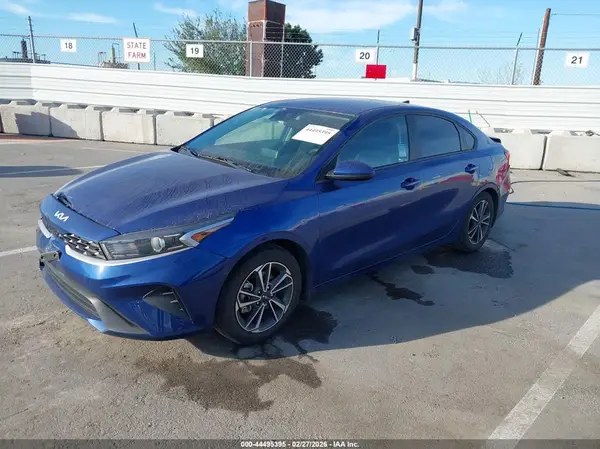 3KPF24AD5PE661974 2023 KIA FORTE - Image 2