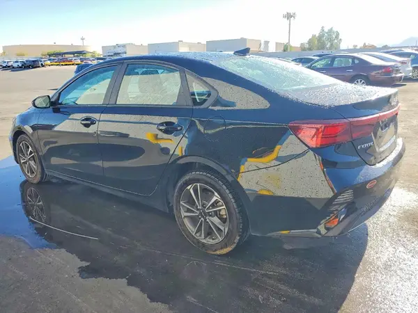 3KPF24AD5PE666902 2023 KIA FORTE - Image 2