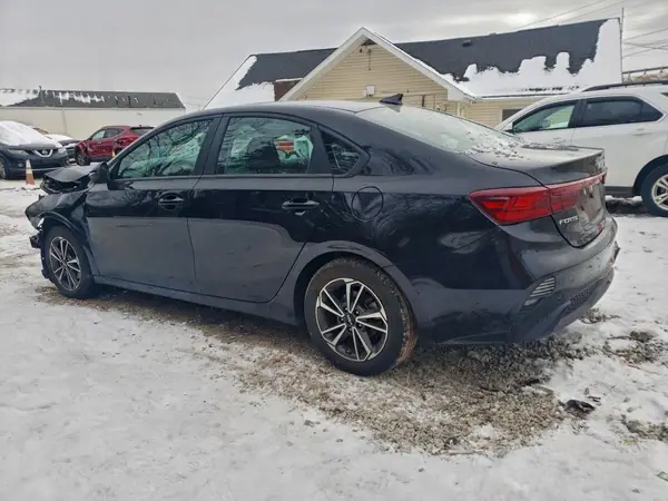 3KPF24AD5PE671386 2023 KIA FORTE - Image 2