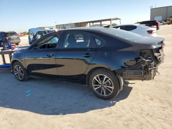 3KPF24AD5PE671534 2023 KIA FORTE - Image 2