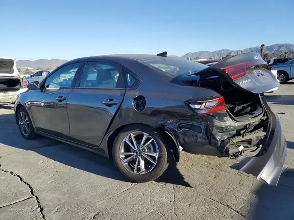 3KPF24AD5PE673901 2023 KIA FORTE - Image 2