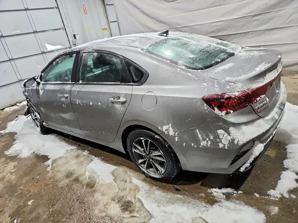 3KPF24AD5PE675387 2023 KIA FORTE - Image 2