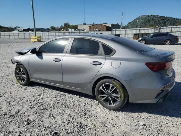 3KPF24AD5PE675602 2023 KIA FORTE - Image 2