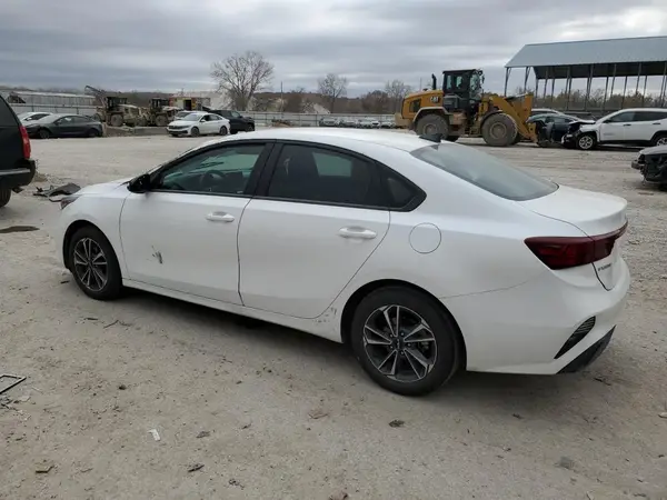 3KPF24AD5PE676118 2023 KIA FORTE - Image 2
