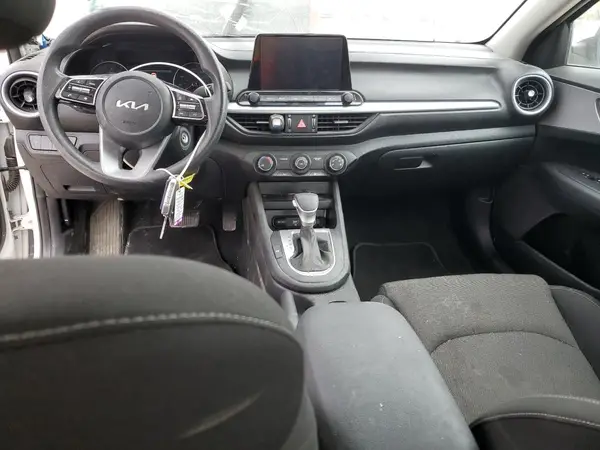 3KPF24AD5PE676118 2023 KIA FORTE - Image 8