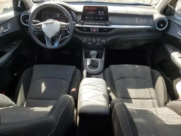 3KPF24AD5PE676569 2023 KIA FORTE - Image 8
