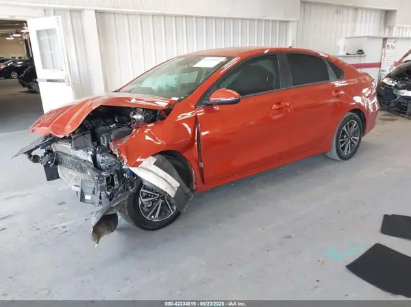 3KPF24AD5PE677558 2023 KIA FORTE - Image 2