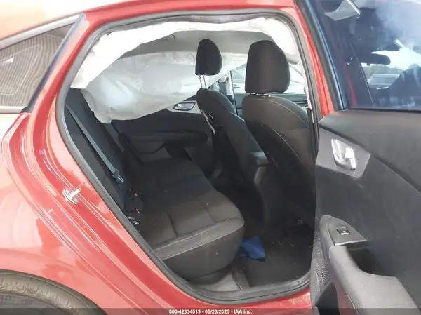 3KPF24AD5PE677558 2023 KIA FORTE - Image 8