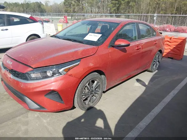 3KPF24AD5PE677575 2023 KIA FORTE - Image 2