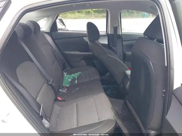 3KPF24AD5PE677916 2023 KIA FORTE - Image 8