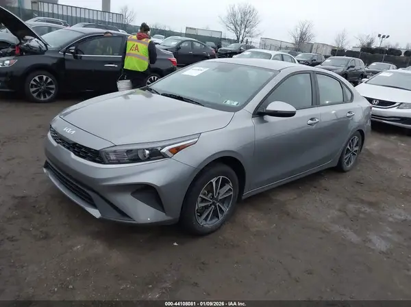 3KPF24AD5PE691301 2023 KIA FORTE - Image 2