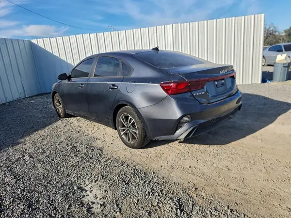3KPF24AD5PE691878 2023 KIA FORTE - Image 2