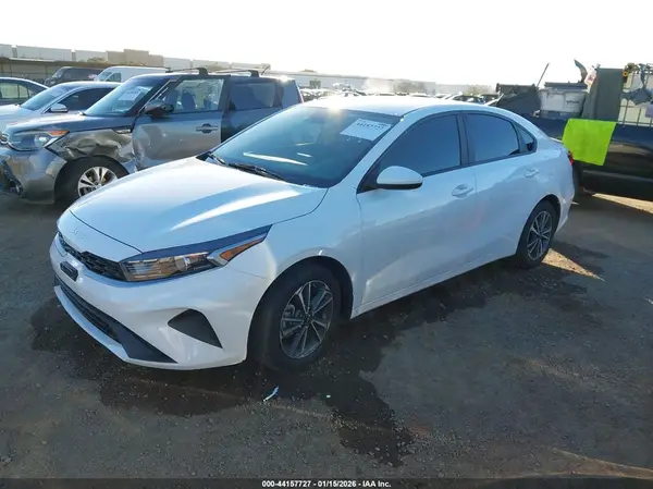 3KPF24AD5PE692142 2023 KIA FORTE - Image 2