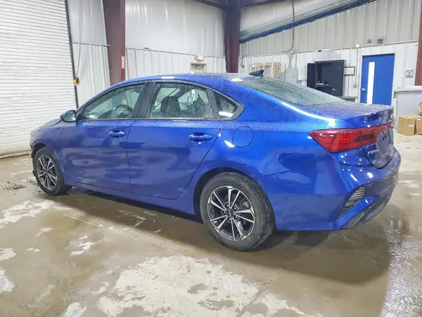 3KPF24AD5PE693548 2023 KIA FORTE - Image 2