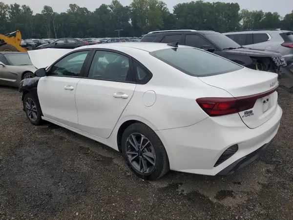 3KPF24AD5PE695123 2023 KIA FORTE - Image 2