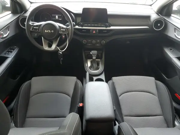 3KPF24AD5RE695433 2024 KIA FORTE - Image 8