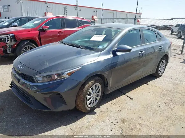 3KPF24AD5RE695576 2024 KIA FORTE - Image 2