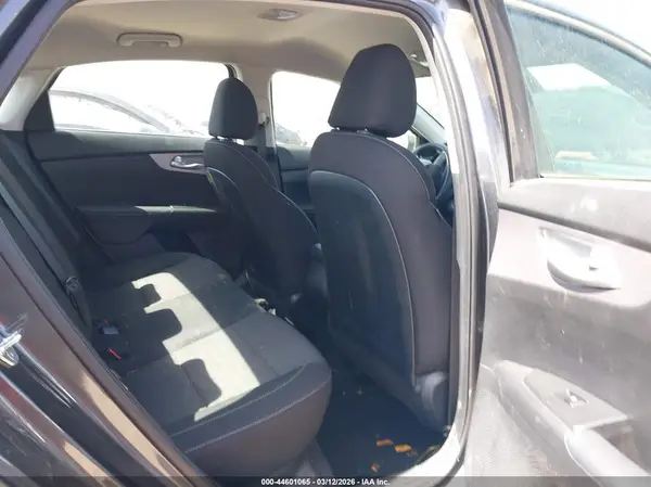 3KPF24AD5RE695576 2024 KIA FORTE - Image 8