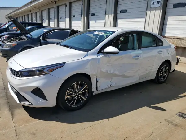 3KPF24AD5RE695643 2024 KIA FORTE - Image 1