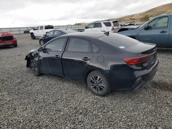 3KPF24AD5RE696078 2024 KIA FORTE - Image 2