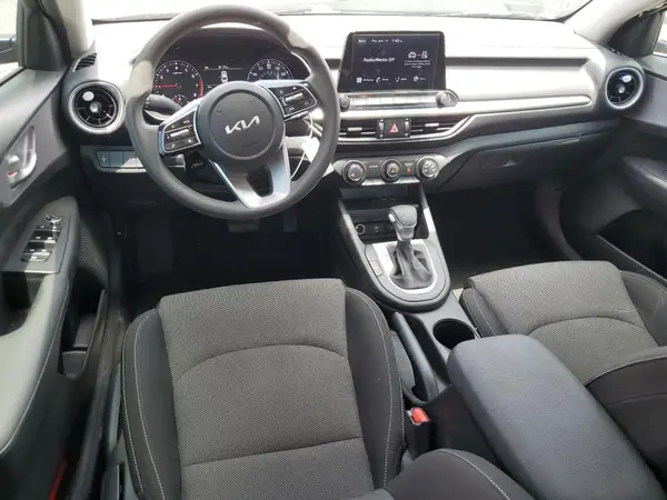 3KPF24AD5RE696291 2024 KIA FORTE - Image 8