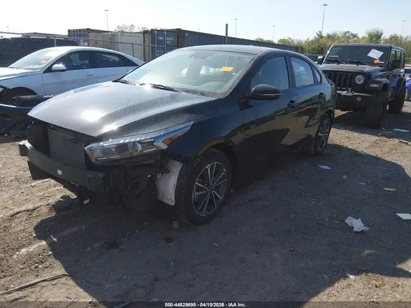 3KPF24AD5RE697067 2024 KIA FORTE - Image 2