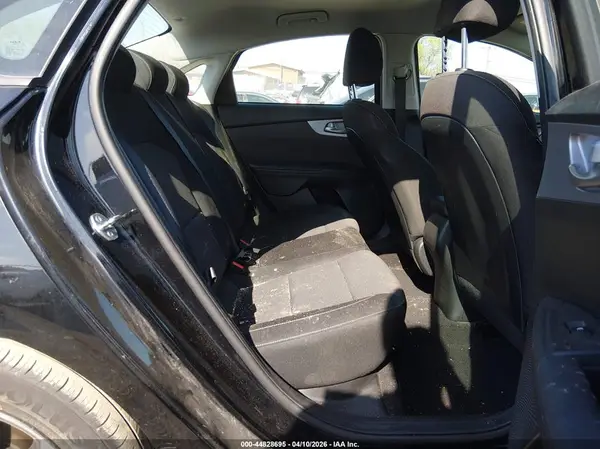 3KPF24AD5RE697067 2024 KIA FORTE - Image 8