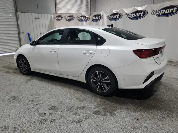3KPF24AD5RE697277 2024 KIA FORTE - Image 2