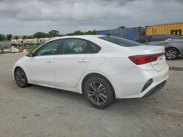 3KPF24AD5RE697456 2024 KIA FORTE - Image 2