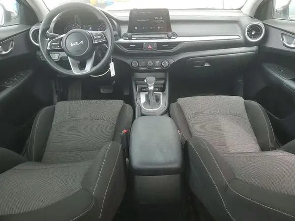 3KPF24AD5RE697456 2024 KIA FORTE - Image 8