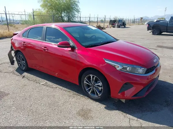 3KPF24AD5RE698767 2024 KIA FORTE - Image 1