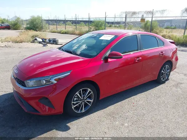 3KPF24AD5RE698767 2024 KIA FORTE - Image 2