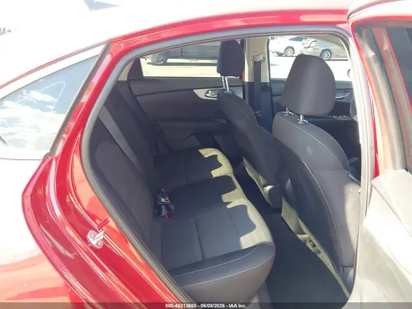 3KPF24AD5RE698767 2024 KIA FORTE - Image 8