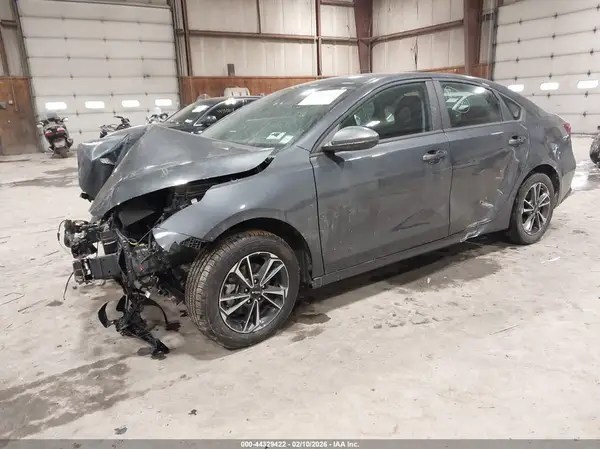 3KPF24AD5RE699756 2024 KIA FORTE - Image 2