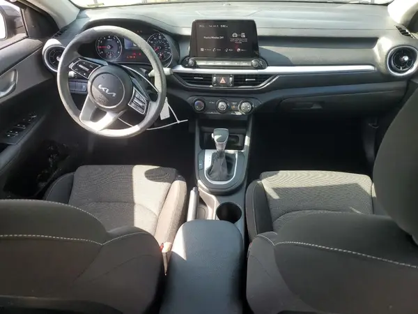 3KPF24AD5RE701361 2024 KIA FORTE - Image 8