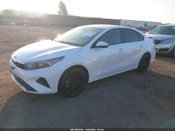 3KPF24AD5RE702347 2024 KIA FORTE - Image 2