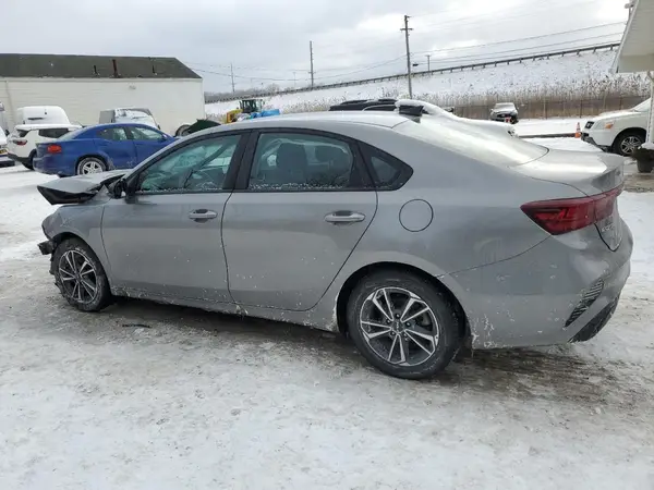 3KPF24AD5RE702395 2024 KIA FORTE - Image 2