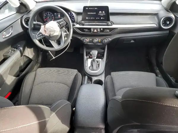3KPF24AD5RE702395 2024 KIA FORTE - Image 8