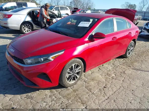 3KPF24AD5RE704535 2024 KIA FORTE - Image 2