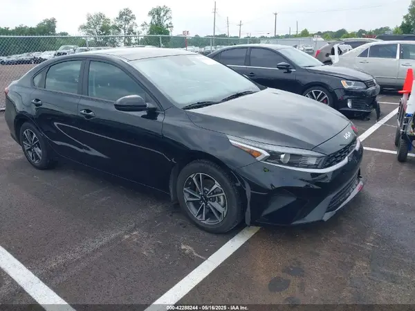3KPF24AD5RE704650 2024 KIA FORTE - Image 1