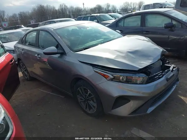 3KPF24AD5RE709234 2024 KIA FORTE - Image 1